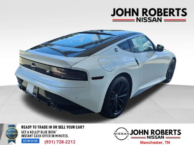 New 2026 Pearl White TriCoat / Super Black Two-tone Nissan Performance image 15