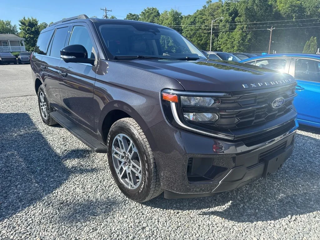 Used 2025 Gray Ford Active image 2