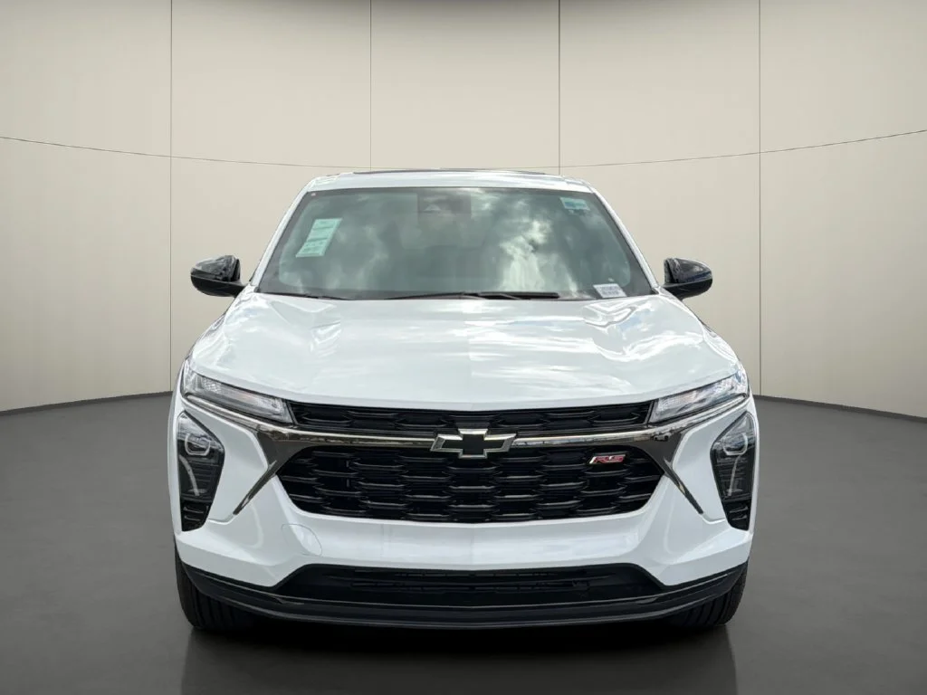 New 2026 Summit White Chevrolet 1RS image 2