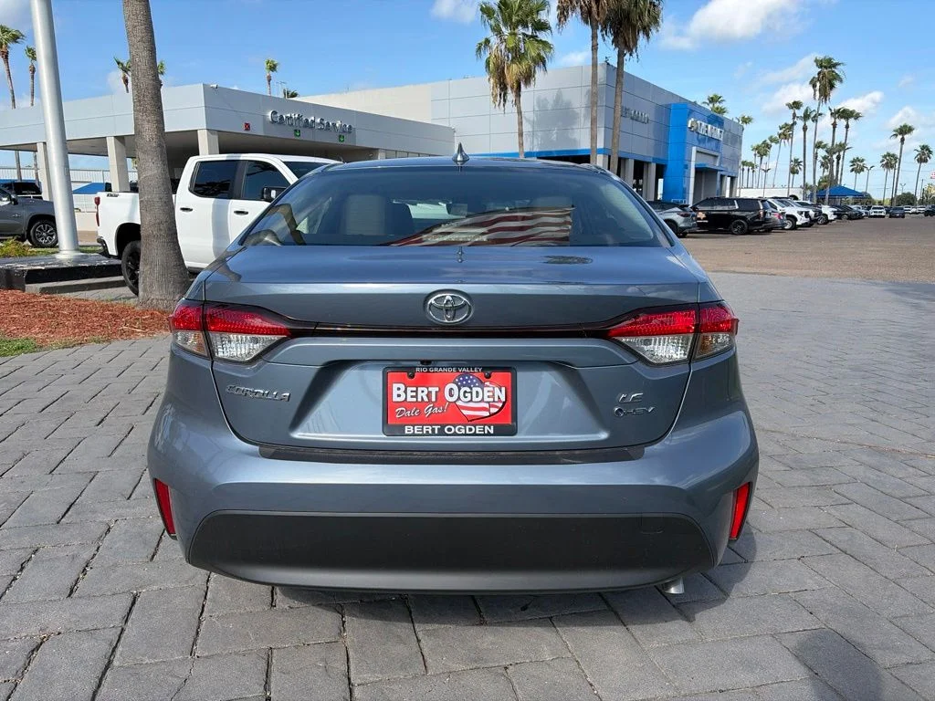 Used 2026  Toyota LE image 5