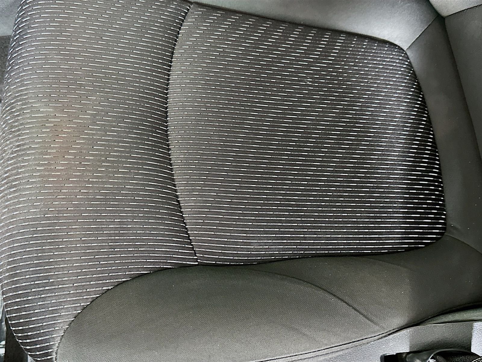 Used 2016 Pitch Black Clearcoat Dodge SXT image 17