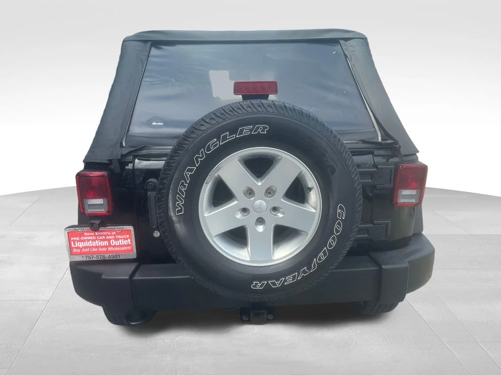 Used 2014 Black Jeep Unlimited Rubicon image 20
