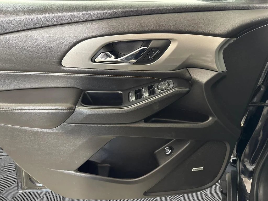 Used 2019 Black Chevrolet 3LT image 19