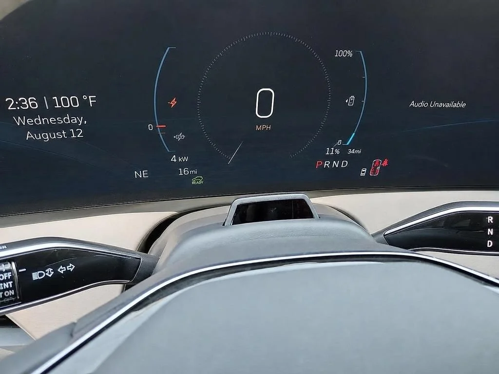 2027 Cadillac VISTIQ Sport - Photo 17