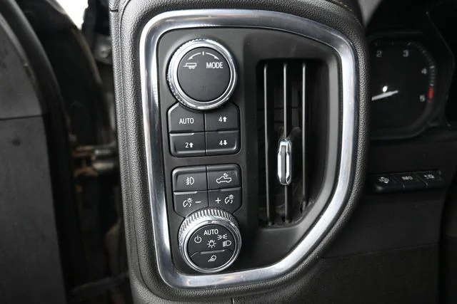 Used 2023 Green GMC AT4 image 19