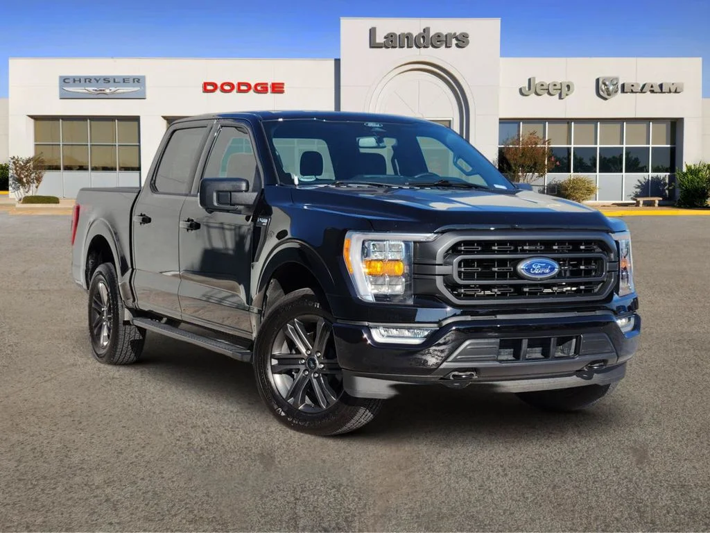 Used 2022 Agate Black Metallic Ford XLT image 1