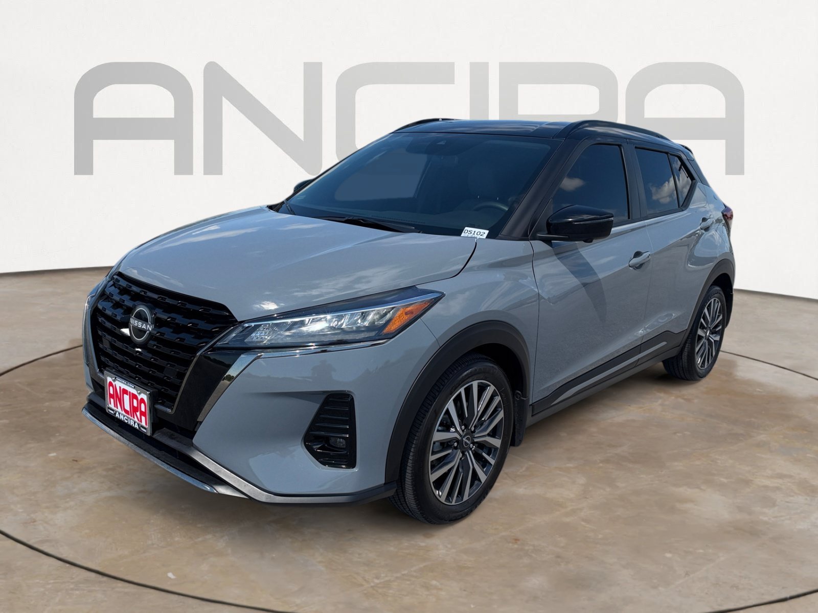 Used 2023 Gray/Super Black Nissan SR image 6
