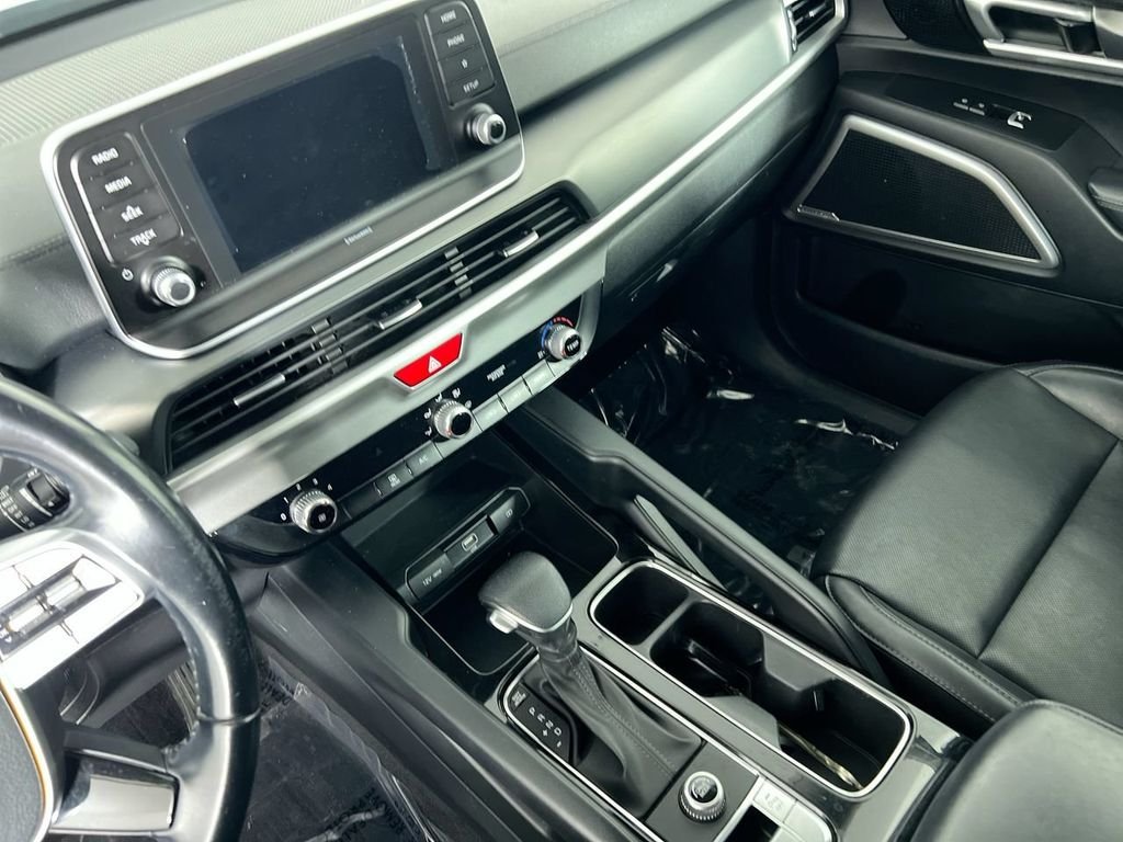 Used 2020 Gray Kia LX image 19