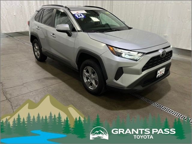 2024 Toyota RAV4 XLE AWD's photo