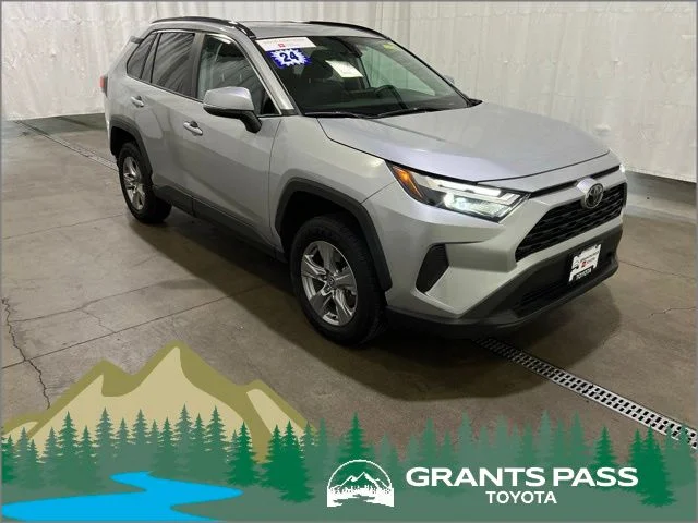 2024 Toyota RAV4 XLE AWD's photo