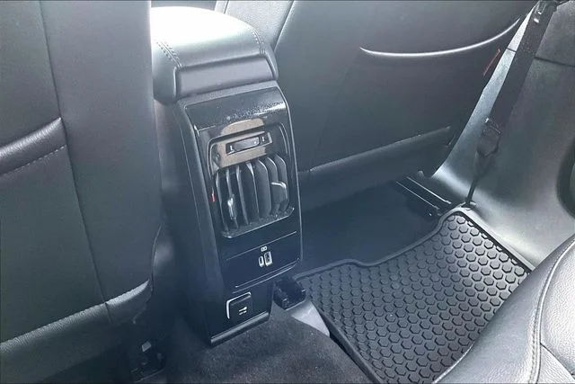 Used 2024 Metallic Jeep Trailhawk image 10