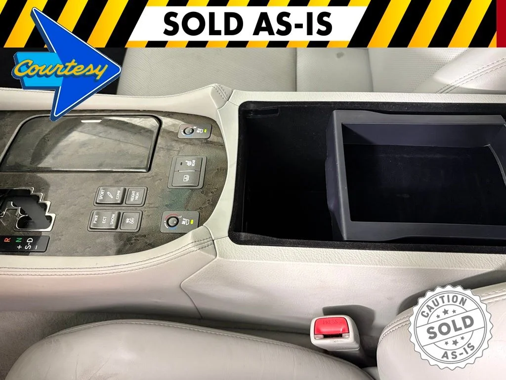 Certified Used 2010  Lexus 460 image 30