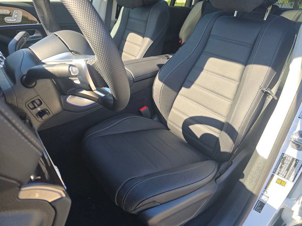 New 2026 MANUFAKTUR Moonlight White Metallic Mercedes-Benz GLS 450 image 65