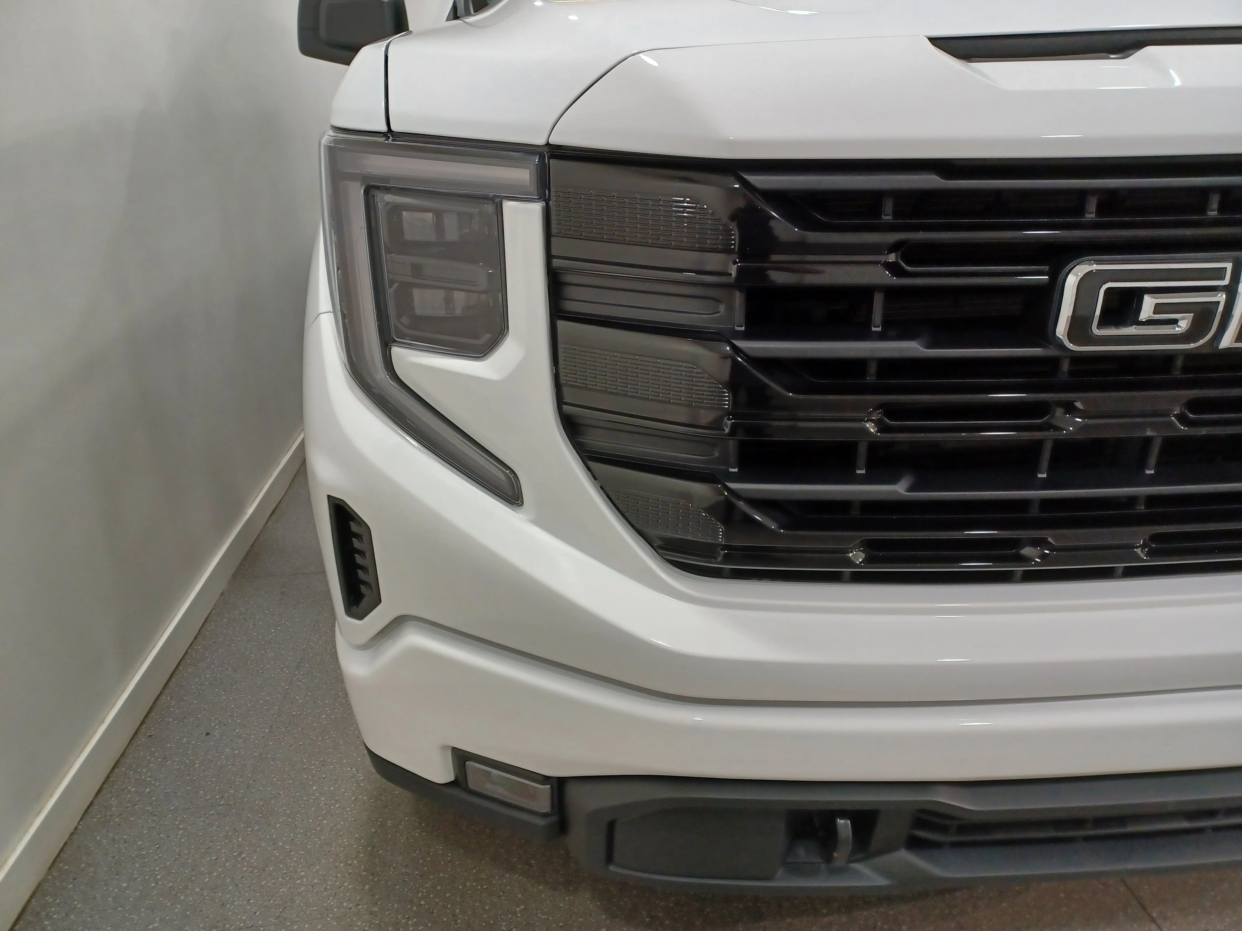 Certified Used 2024 Summit White GMC Elevation 4WD*6 Pass | Adaptive Cruise | Remote Start | Htd Seats | Park Assist | 6ft Box | Tow Pkg image 4