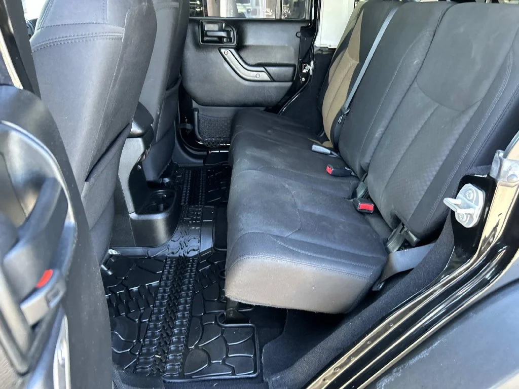 Used 2018 Black Jeep Unlimited Sport image 10