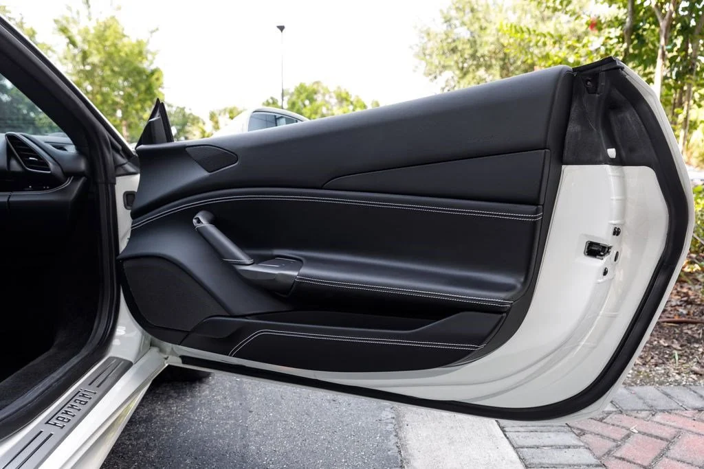 Used 2019 Bianco Avus Ferrari  image 14
