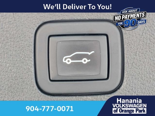 Used 2023 Black Chevrolet Premier image 14