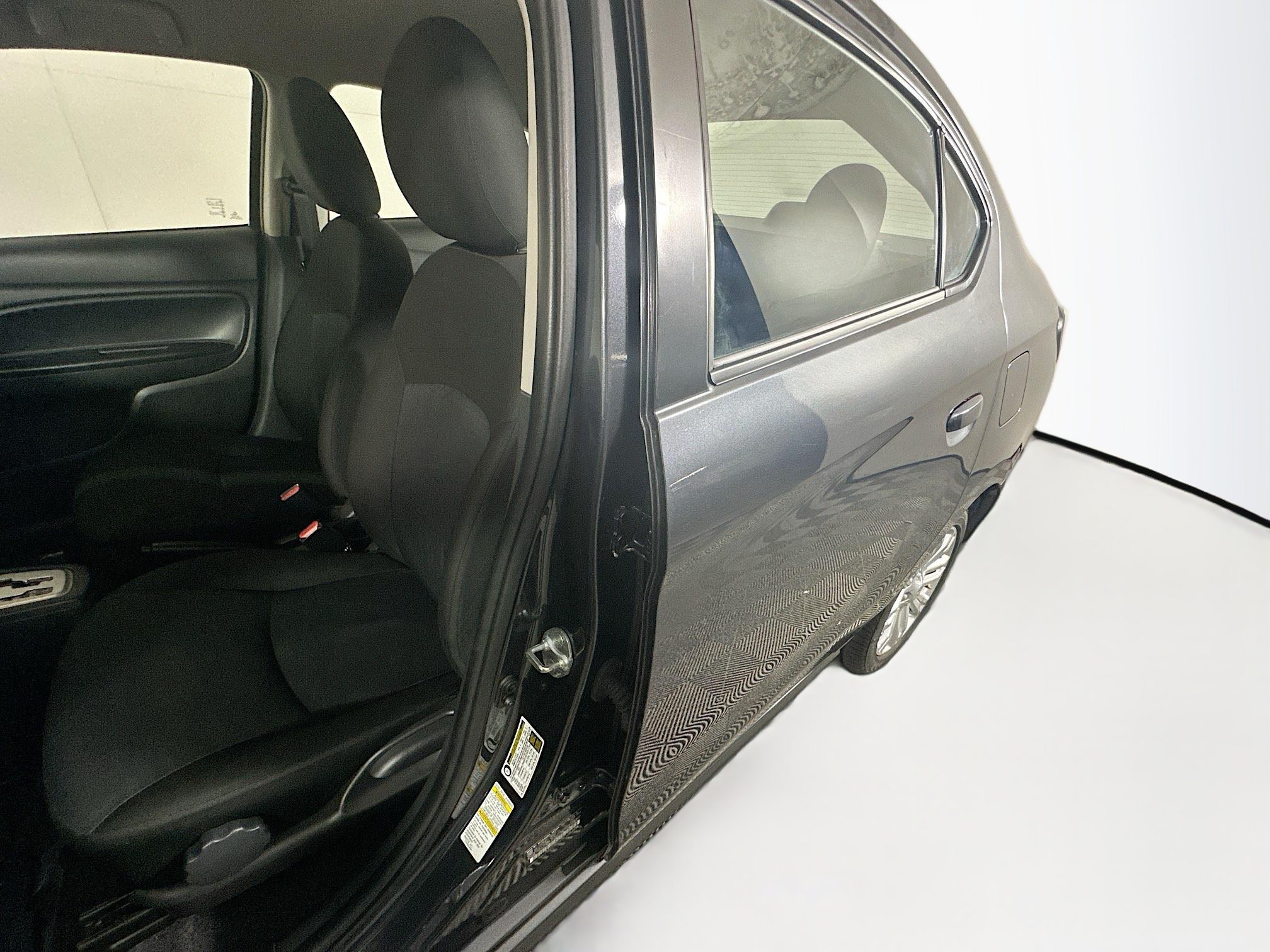 Used 2024 Black Mitsubishi ES image 12