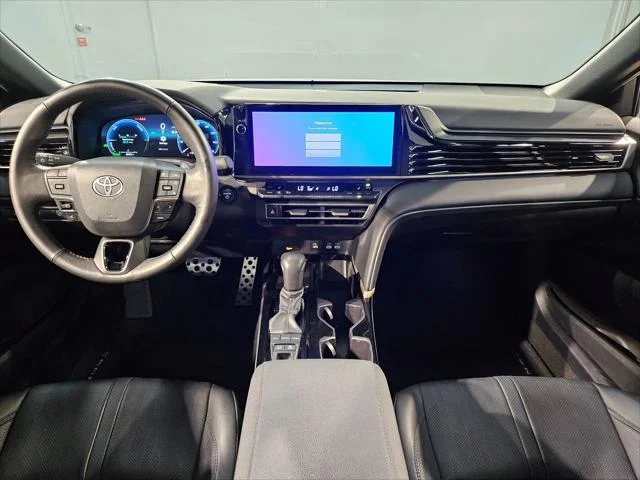 Certified Used 2025 WIND CHILL PEARL Toyota  image 10