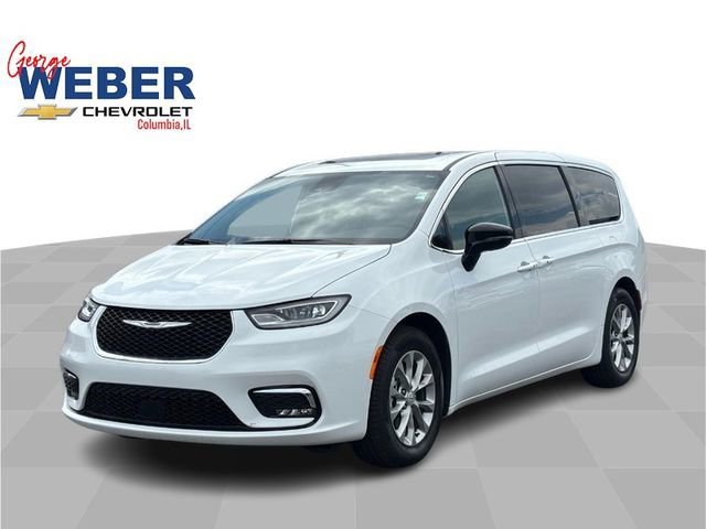 2026 Chrysler Pacifica Limited's photo