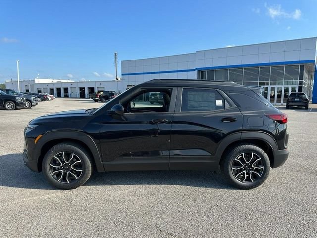 New 2026 Mosaic Black Metallic Chevrolet ACTIV image 2