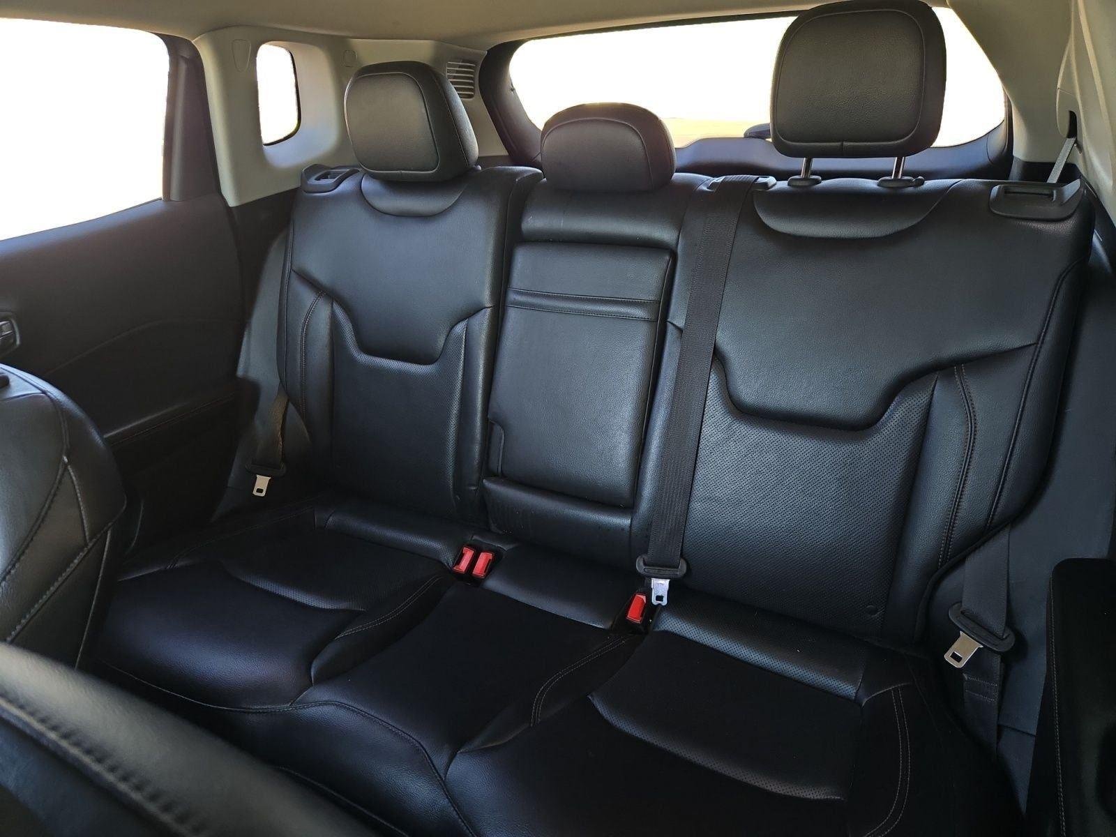 Used 2018 Billet Silver Metallic Clearcoat Jeep Limited image 24