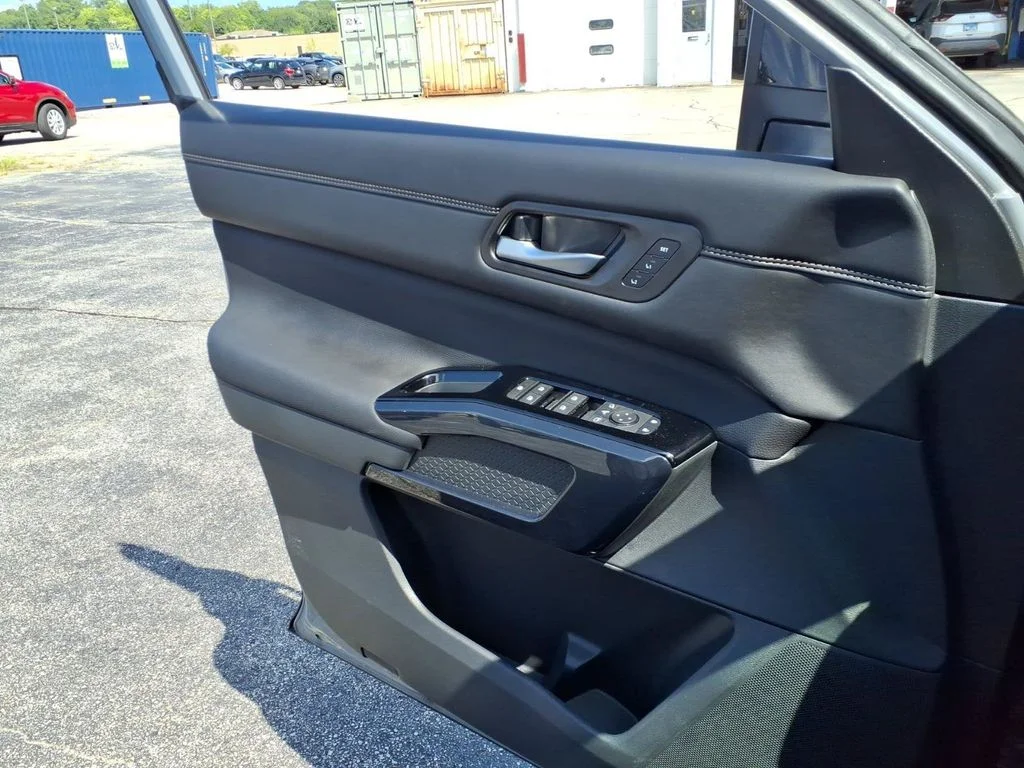 2026 Nissan Pathfinder Platinum - Photo 25