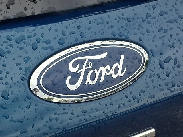 Used 2020 Green Ford SE image 28