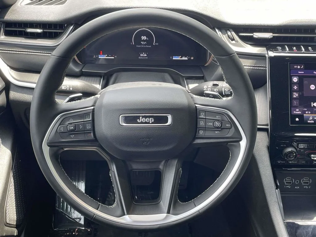 Used 2025 Silver Jeep Altitude image 23