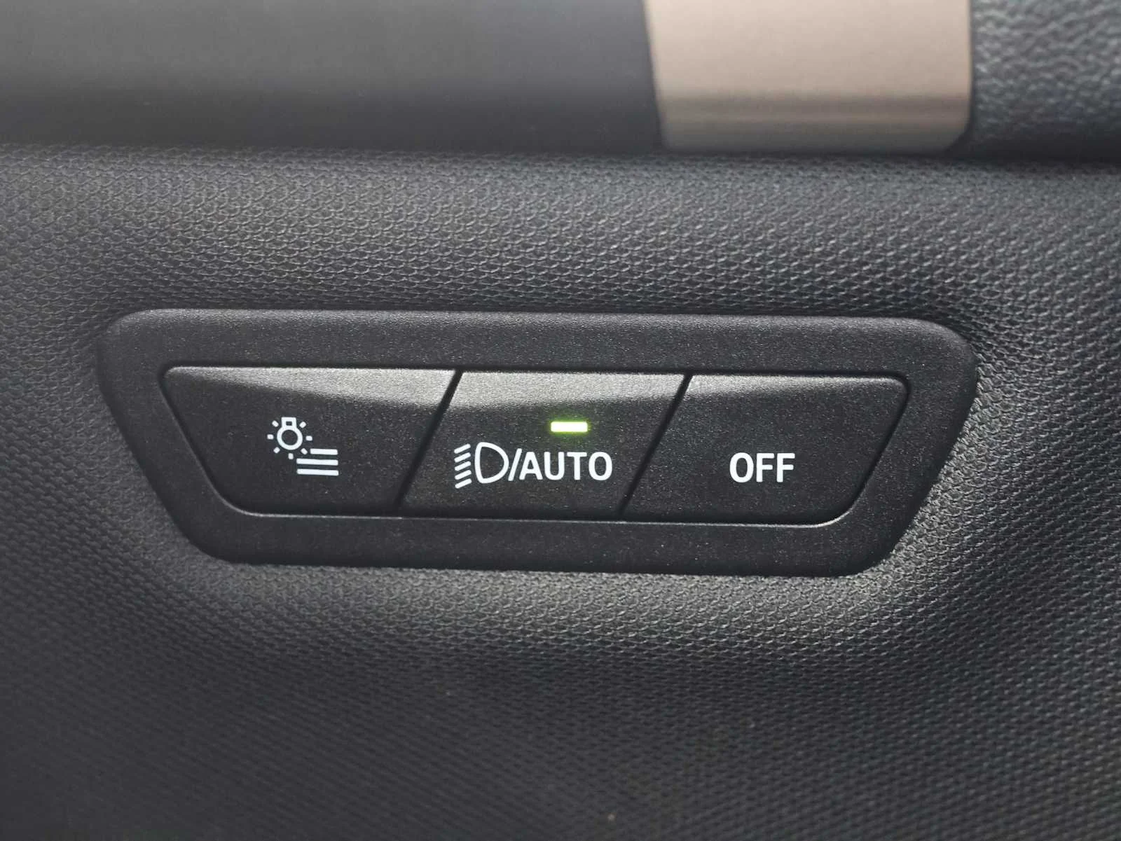 Used 2024 Phytonic Blue Metallic BMW xDrive50 image 18