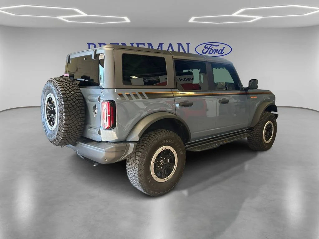 Used 2023 Gray Ford Badlands image 5