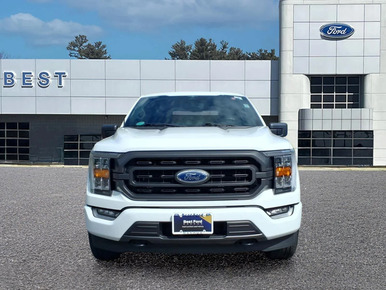 Used 2023 Oxford White Ford XLT image 10