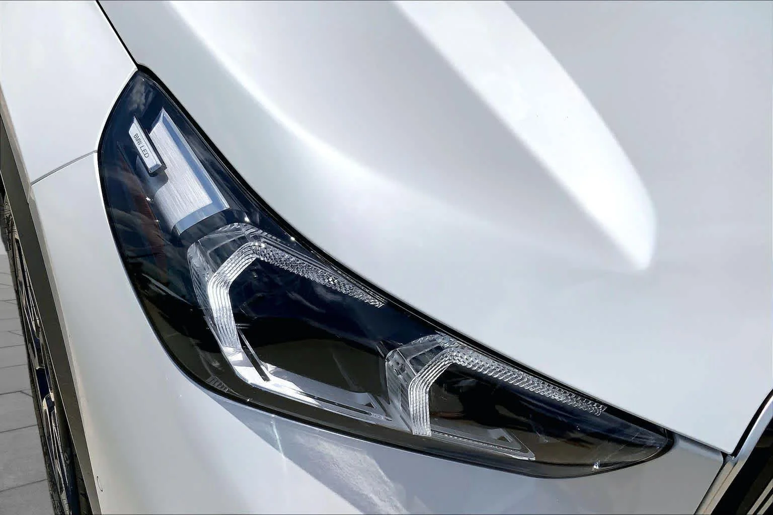 New 2026 Mineral White Metallic BMW xDrive28i image 13