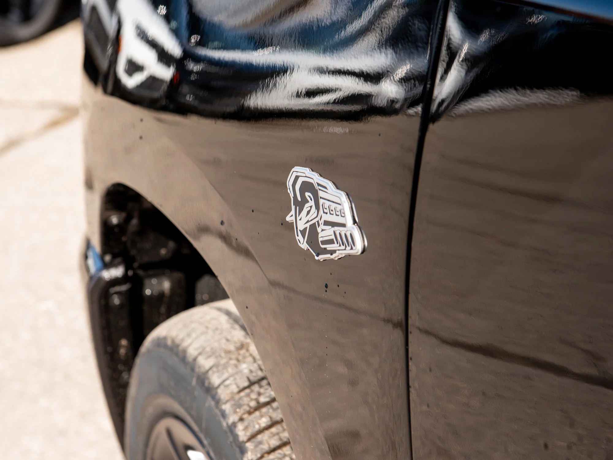 New 2026 Black RAM Sport* HEMI V8 image 3