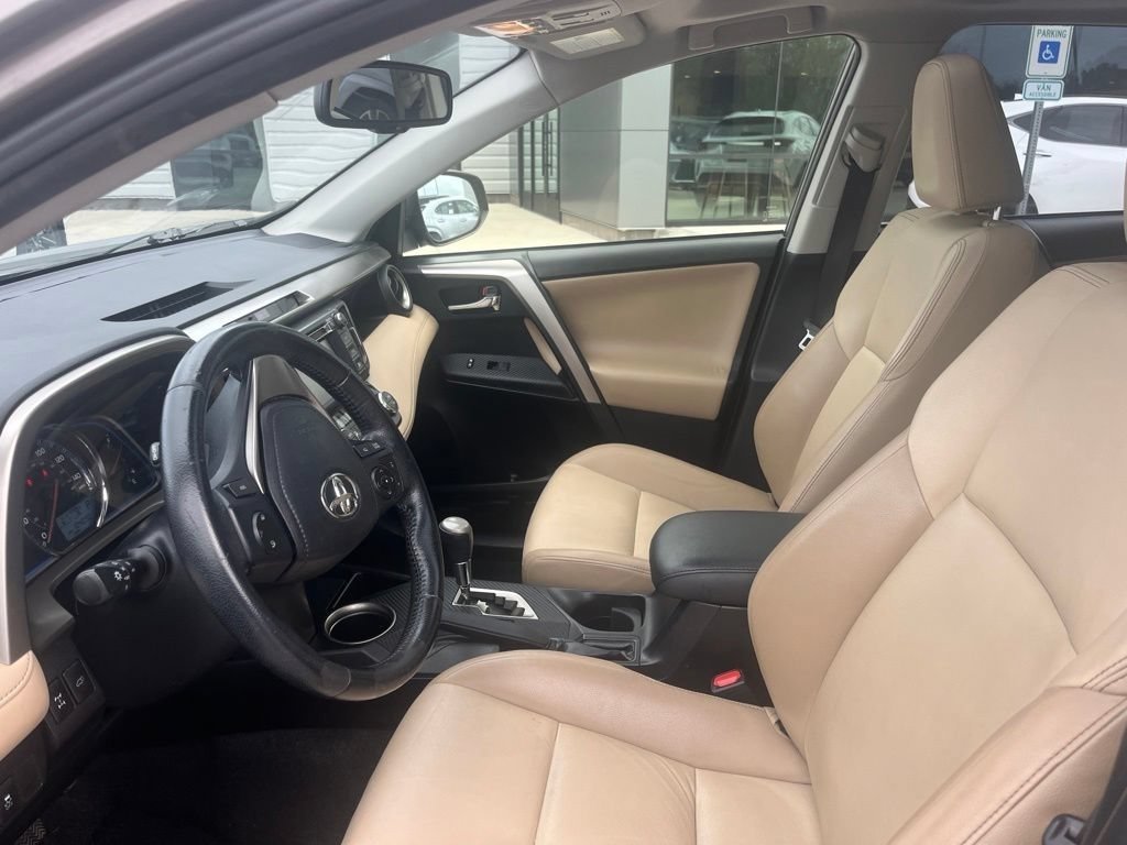 Used 2015 Pyrite Mica Toyota Limited image 14