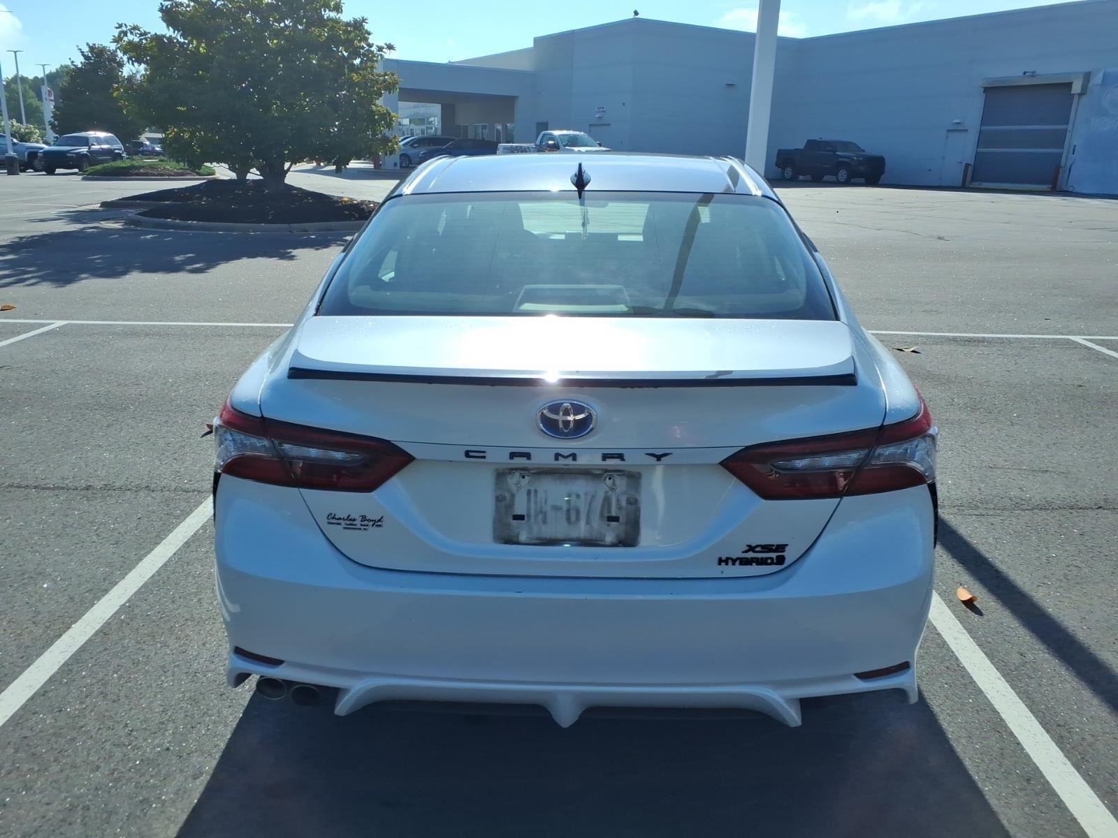 Used 2021 Wind Chill Pearl/Midnight Black Metallic Toyota Hybrid XSE image 4