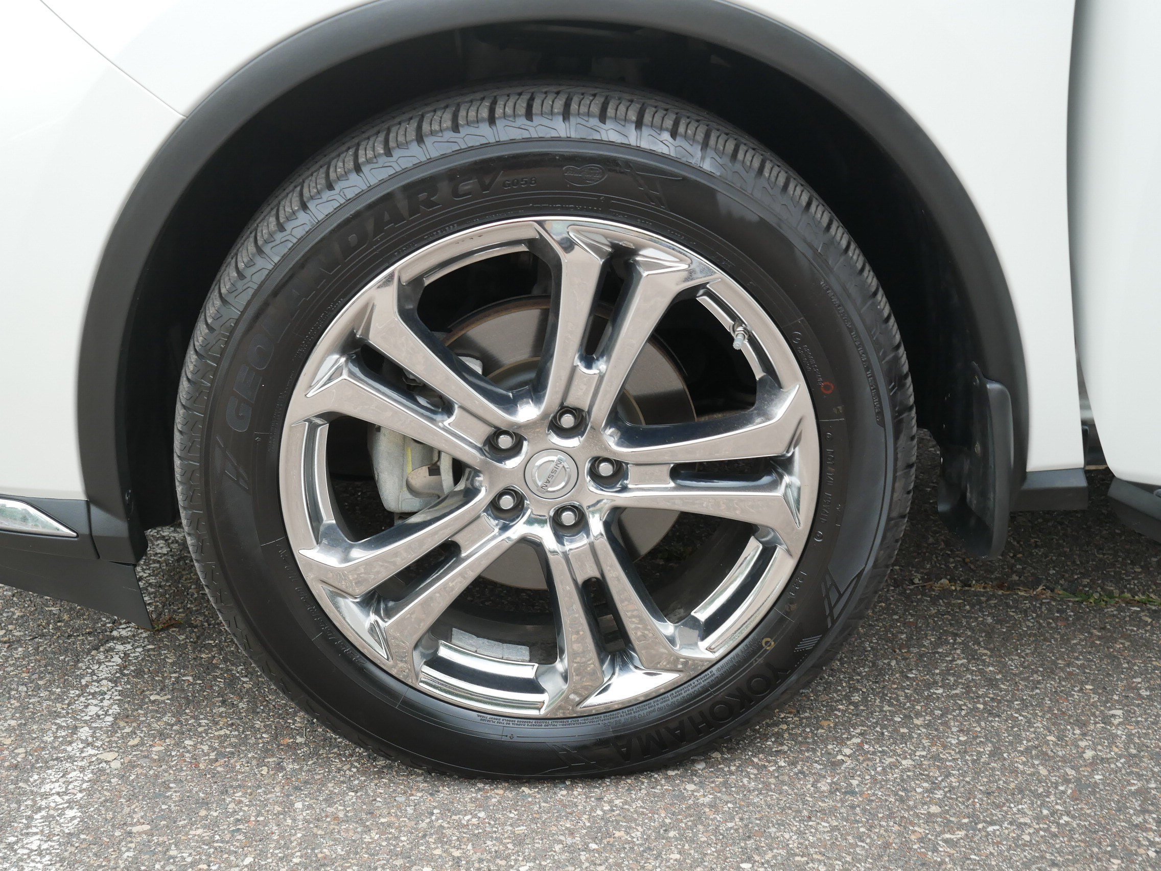 Certified Used 2017 Pearl White Nissan Platinum image 15