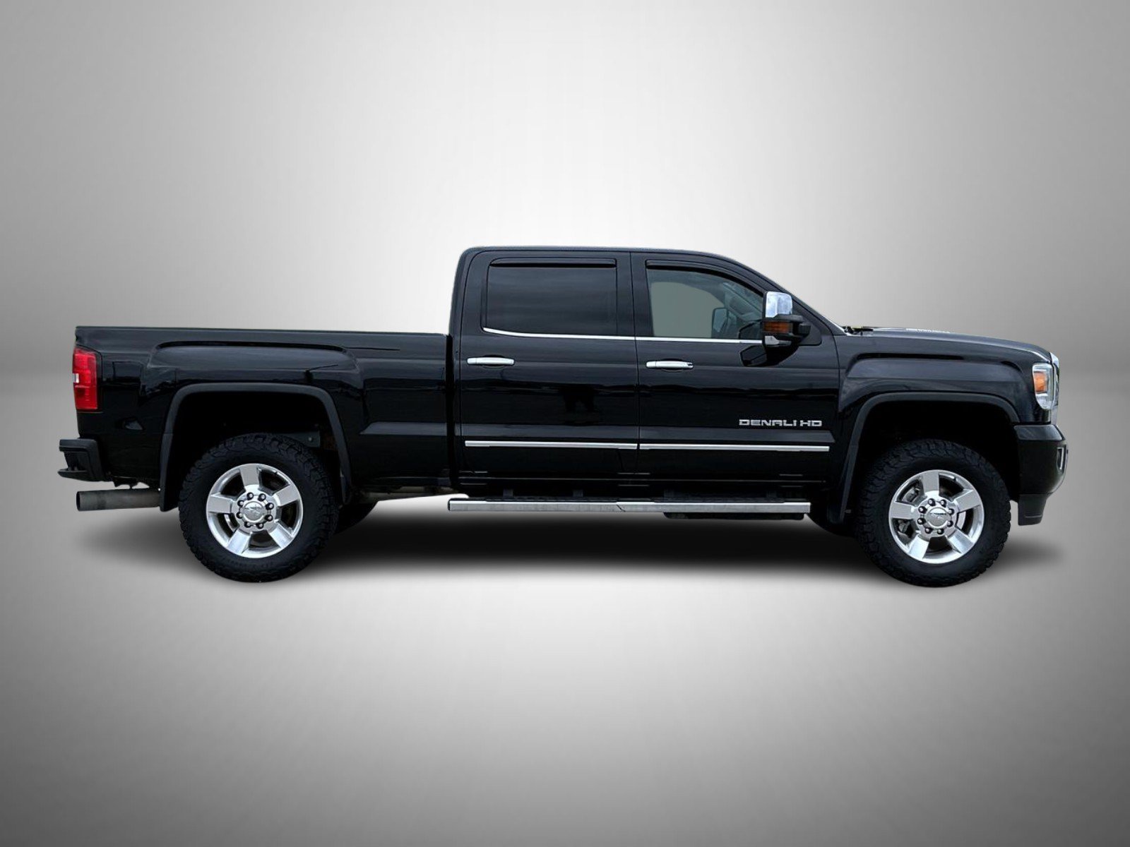 Used 2016 Black GMC Denali image 4