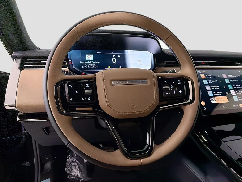 New 2026 Santorini Black Land Rover Dynamic SE image 11