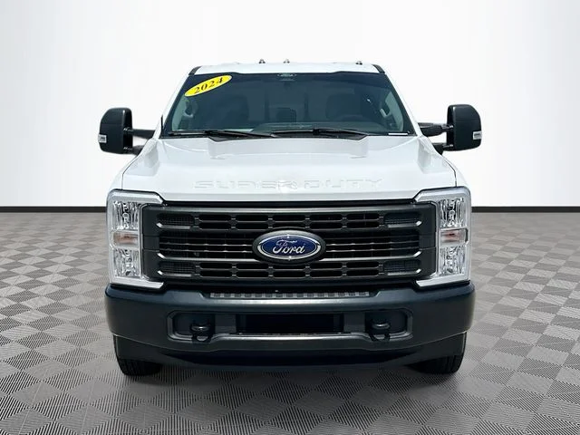 Used 2024 White Ford XL image 2