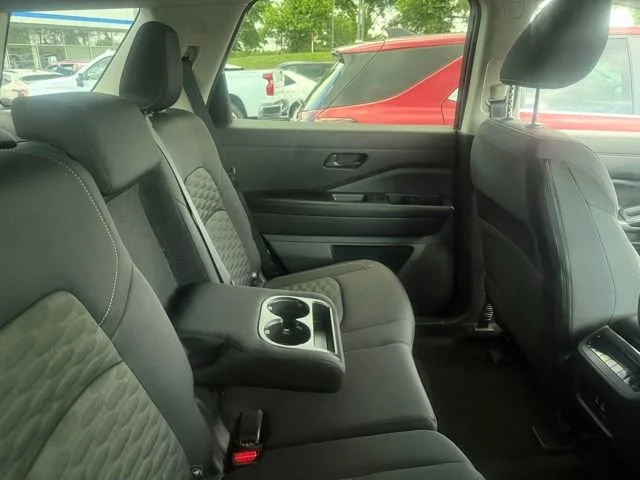 Used 2024 White Nissan SV image 6