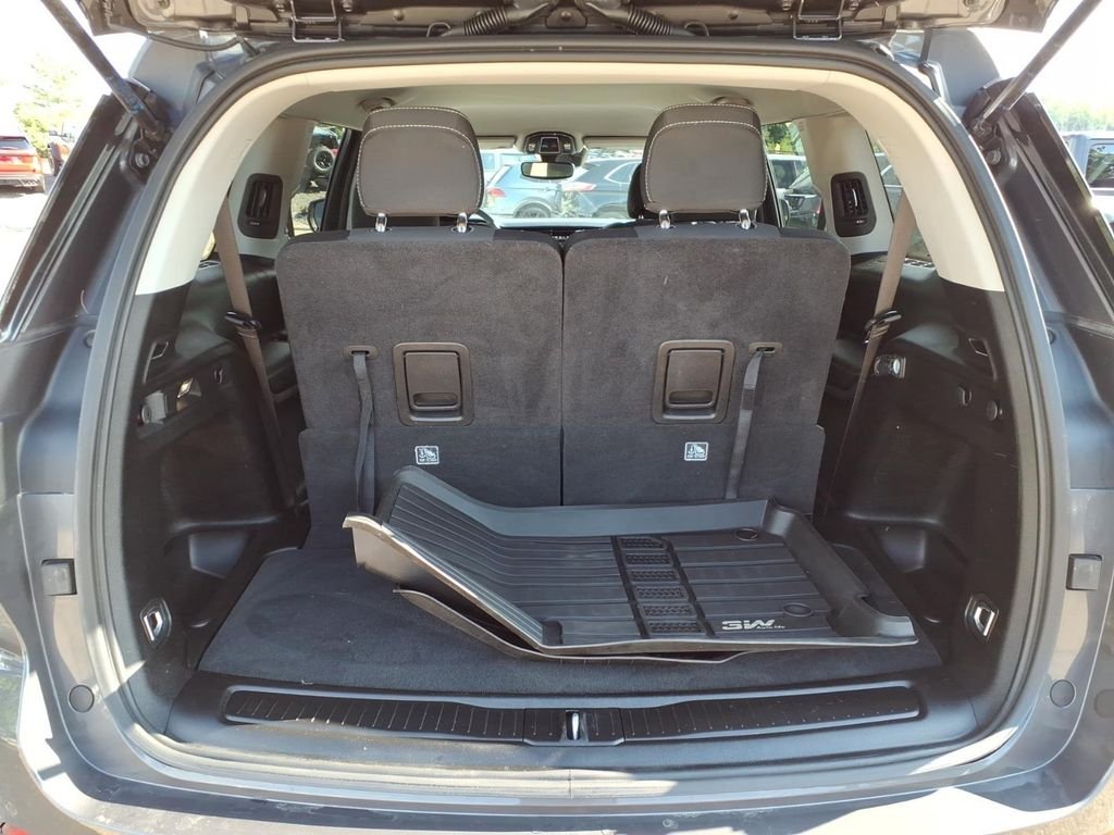 Certified Used 2023 Metallic Jeep Laredo image 13
