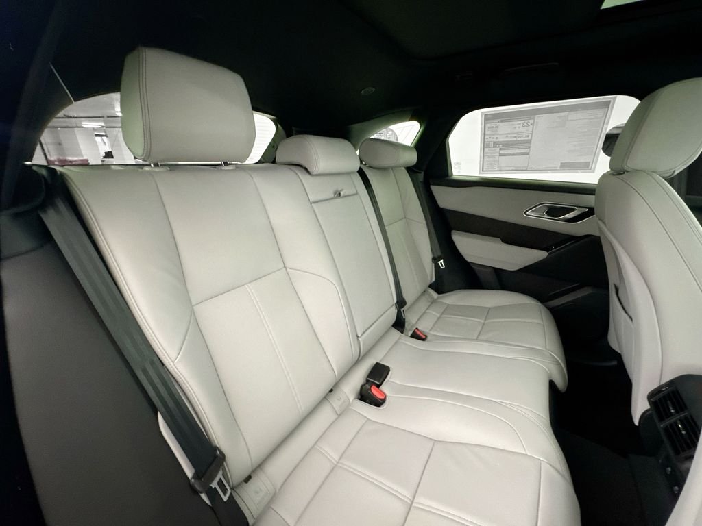 New 2026 Santorini Black Land Rover Belgravia Edition image 28