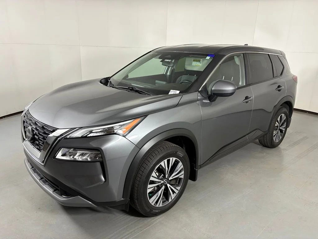 Used 2023 Gray Nissan SV image 4
