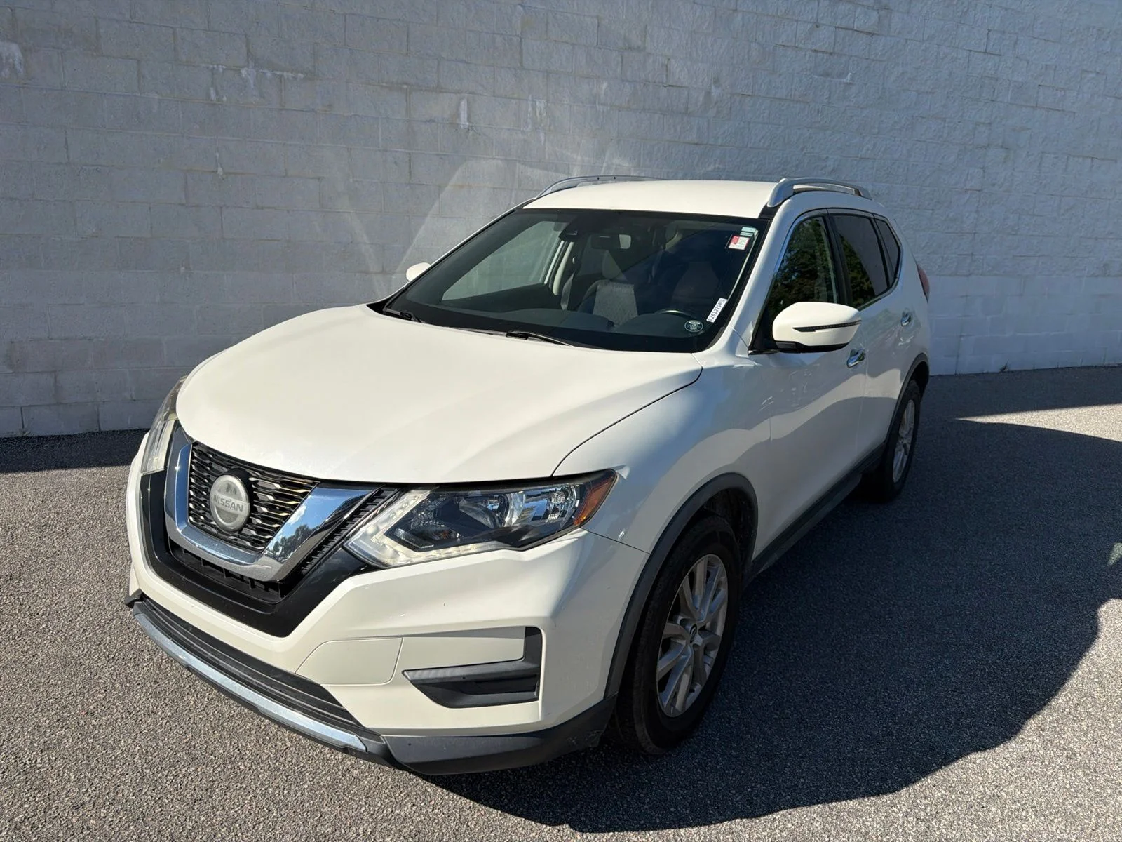Used 2020 Pearl White Nissan SV image 1
