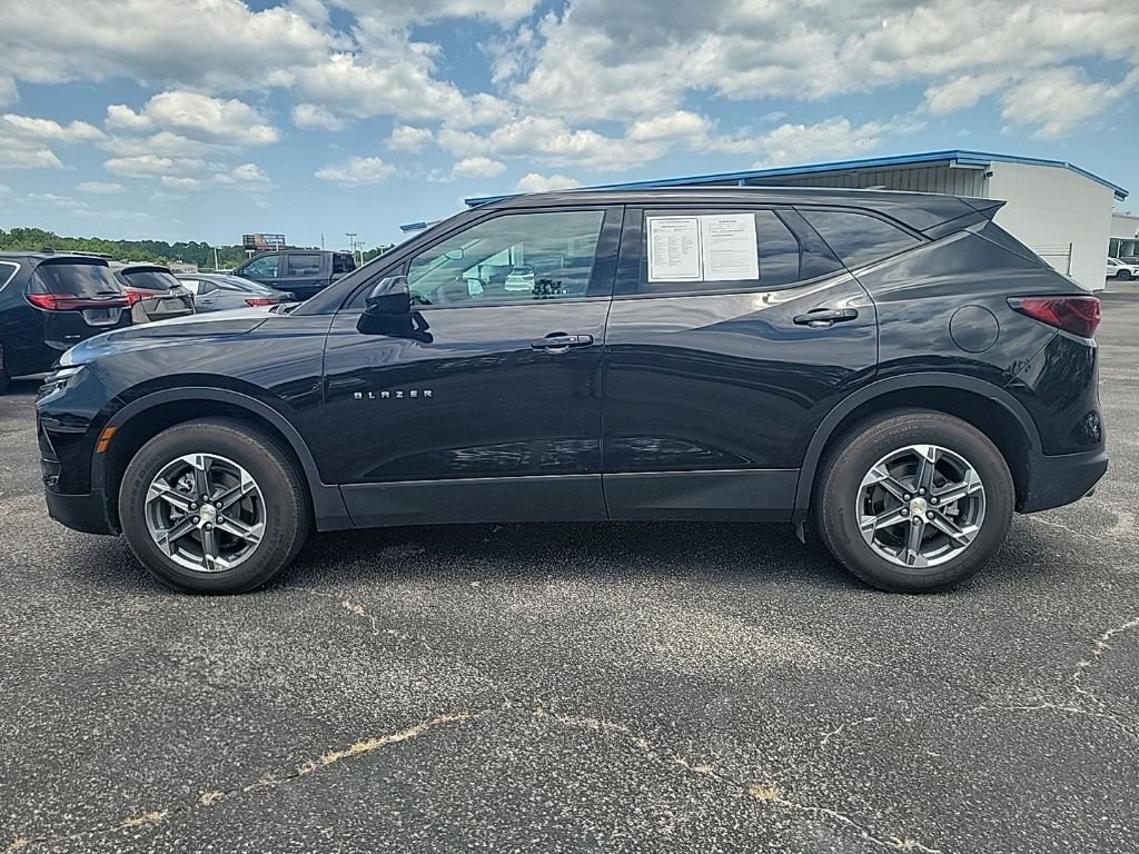 Used 2025 Black Chevrolet LT image 5