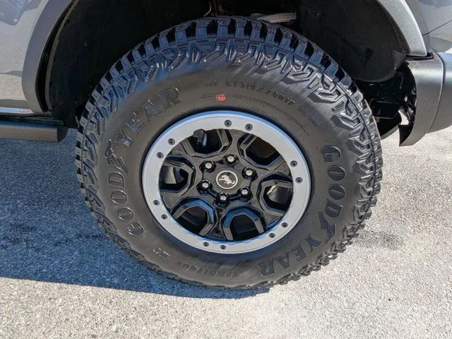 2024 Ford Bronco 4-Door Black Diamond - Photo 11