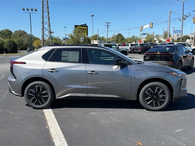New 2027 Heavy Metal Toyota XLE image 2