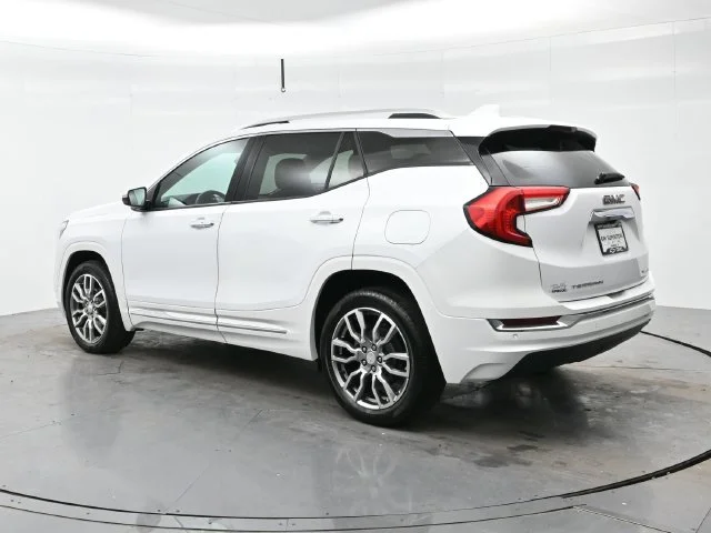 Used 2023 SUMMIT WHITE GMC Denali image 5