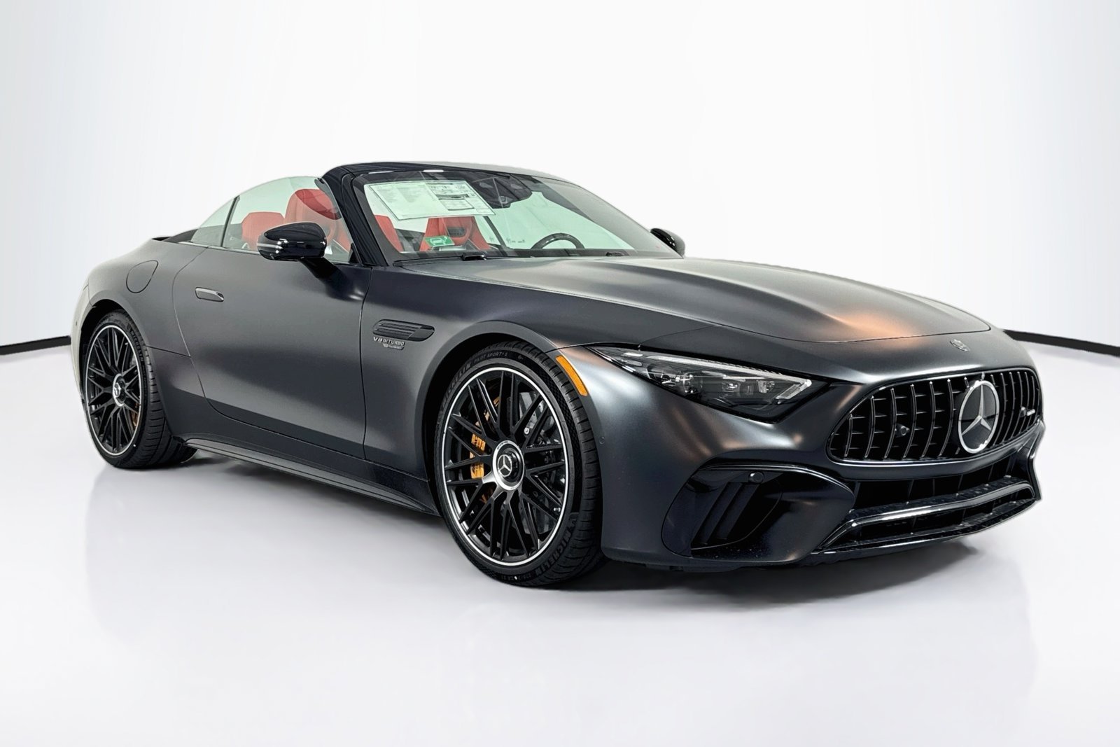 New 2026 MANUFAKTUR Night Black Magno Mercedes-Benz AMG® SL 63 S E Performance image 3